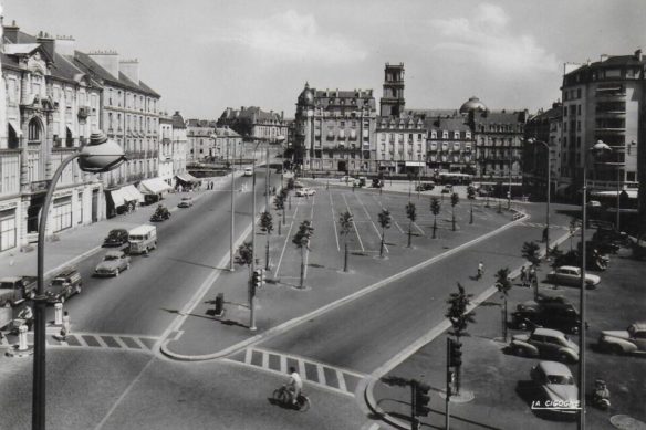CPA_Rennes_PlBretagne_1950_2