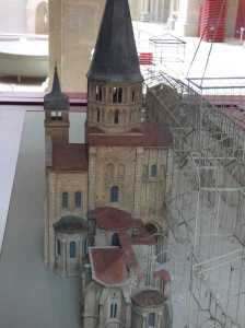 01_Cluny3