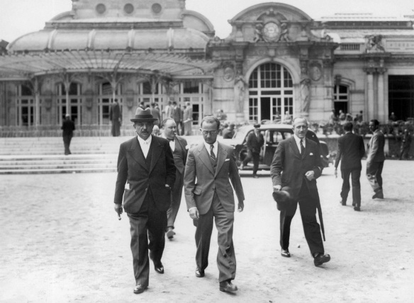 Pierre_Laval_Grand_Casino_de_Vichy_10_juillet_1940